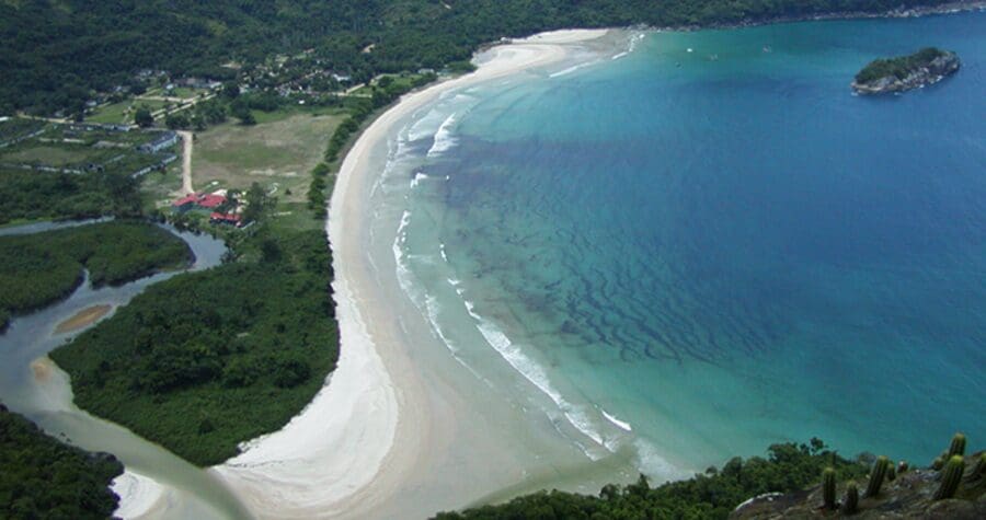 Praia de Dois Rios em Ilha Grande, na Costa Verde do Rio de Janeiro - Foto Site Ilha Grande (2)