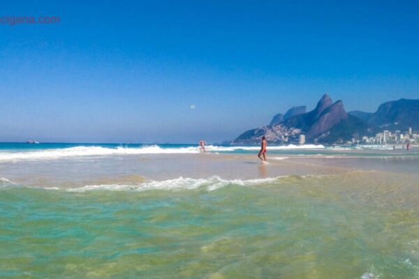 Praia de Ipanema, no Rio de Janeiro, foi eleita pela TripAdvisor como uma das 15 melhores praias do mundo