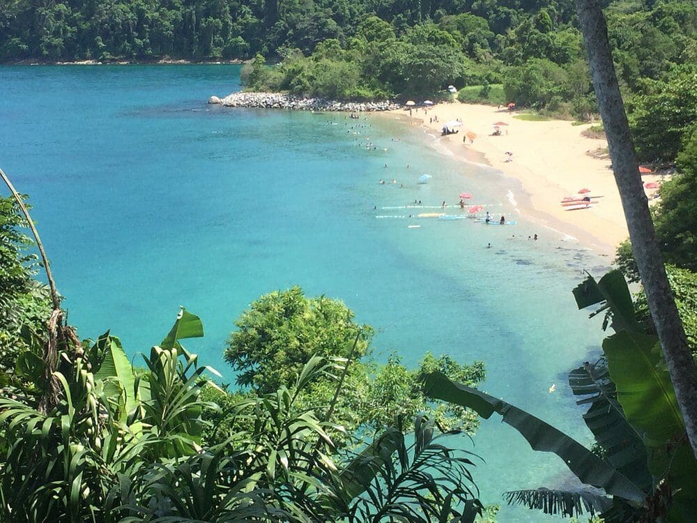Praia do Laboratório em Angra dos Reis possui águas quentes e encanta turistas (1)