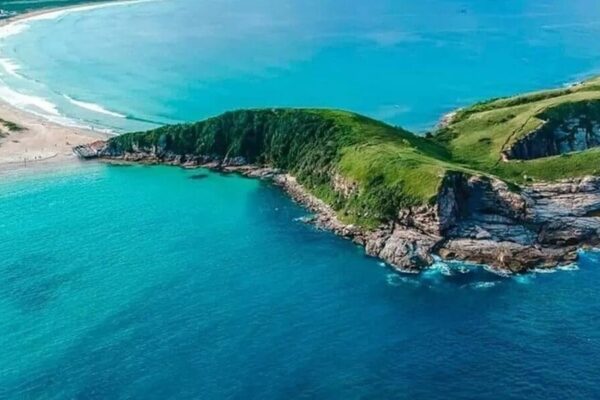 Praia do Peró, o Paraíso Preservado de Cabo Frio - Local tem selo azul internacional de águas limpas