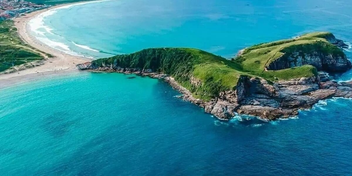 Praia do Peró, o Paraíso Preservado de Cabo Frio - Local tem selo azul internacional de águas limpas