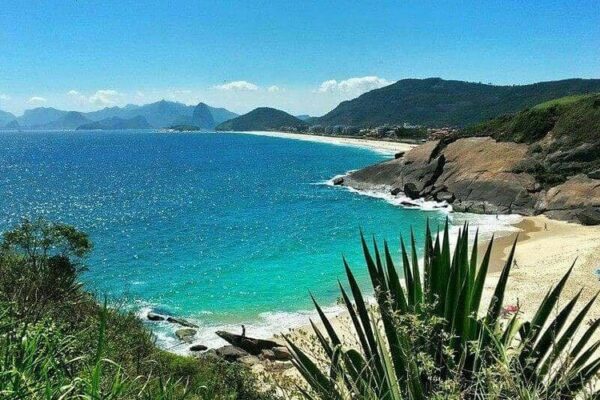 Praia do Sossego é um paraíso na cidade de Niterói e ainda é pouco frequentada (1)