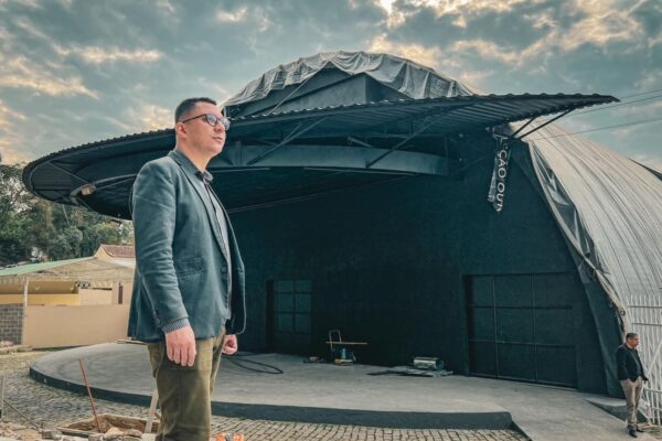 Prefeito de Nova Friburgo Johnny Maycon no centro de mais uma polêmica