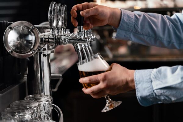 Prefeitura interdita bar em Olaria na cidade de Nova Friburgo