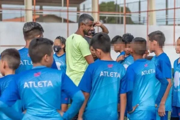 Passaporte para a Vitória, projeto esportivo do ex-jogador de futebol Léo Moura é alvo de denúncias de corrupção