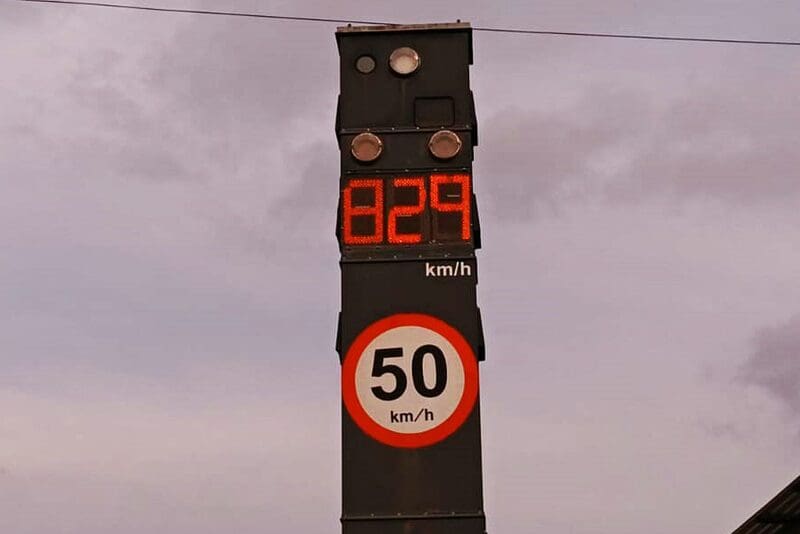 Radar marca velocidade muito alta na RJ 130, mas DER diz que motoristas não foram multados