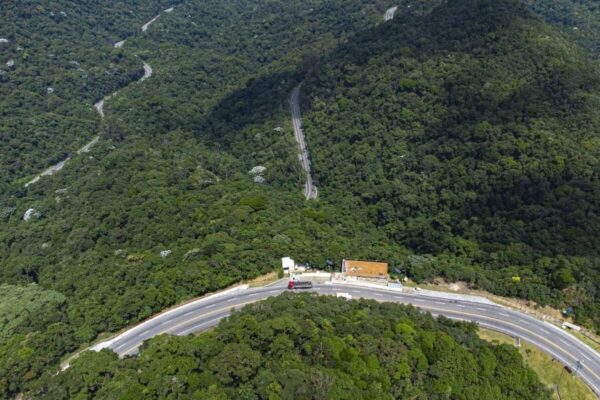 Rj 116 vista de cima - Estrada liga Região Serrana ao Rio de Janeiro