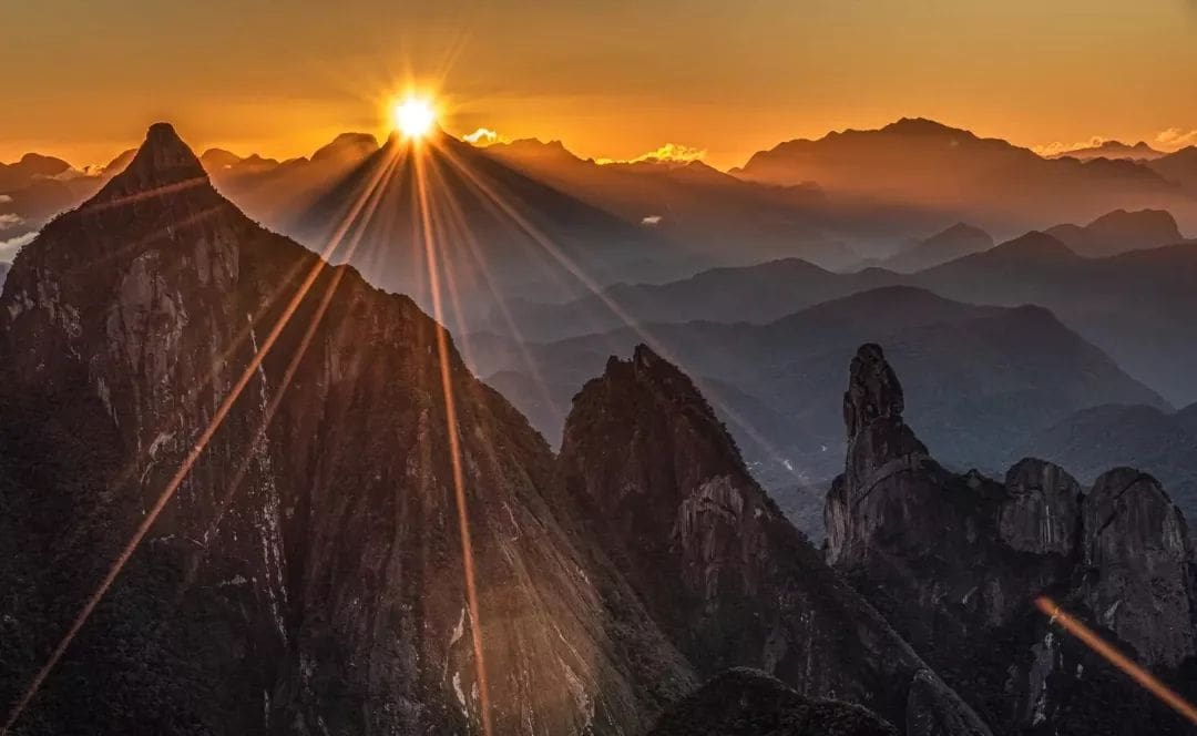 7 cidades estão entre as mais frias do Brasil, uma delas é Teresópolis, local da foto que mostra a Serra dos Órgãos (Foto Marlon Souza)