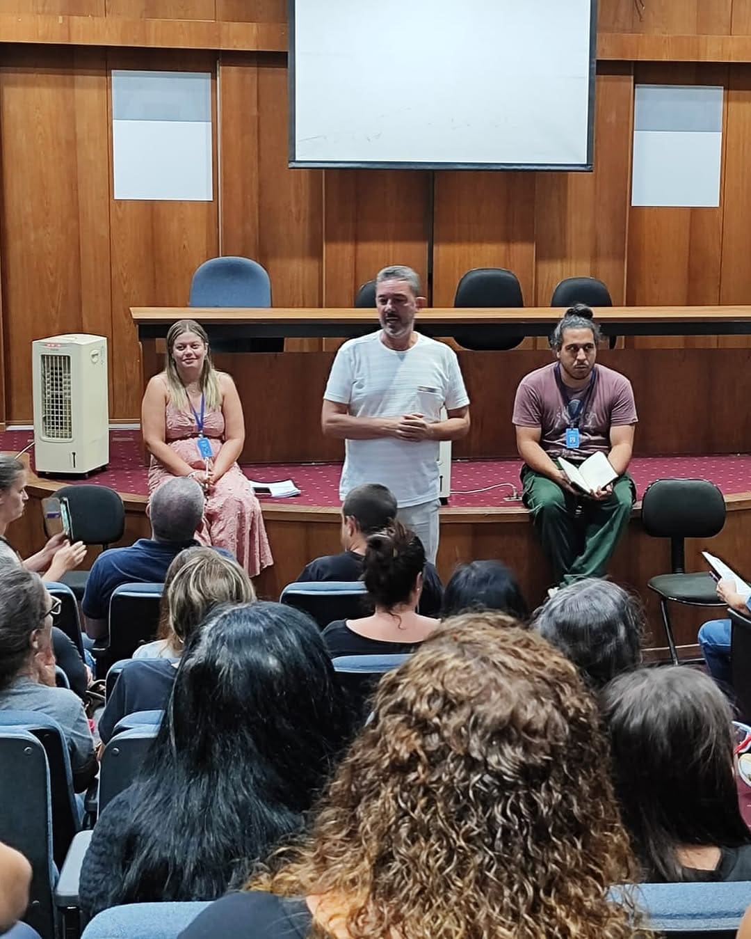 Encontro com Secretário de Bem Estar Animal, André Luiz de Morais, começou tenso, em Nova Friburgo
