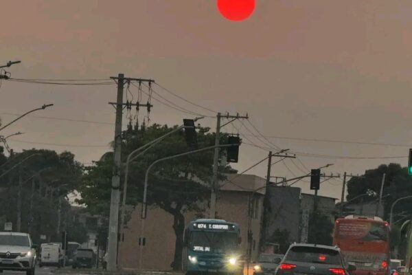 Sol vermelho pode ser visto em várias cidades do Rio de Janeiro (5)