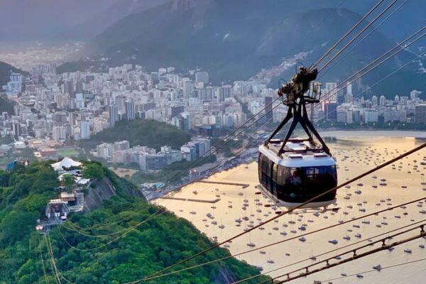 Temperaturas vão cair no Rio de Janeiro nesta semana que será de transição do verão para o Outono Pão de açúcar -Cristo Redentor