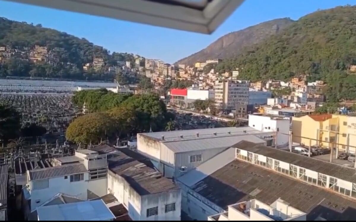 Tiroteio intenso na Ladeira dos Tabajaras na manhã desta sexta-feira com operação policial em curso no Rio de Janeiro