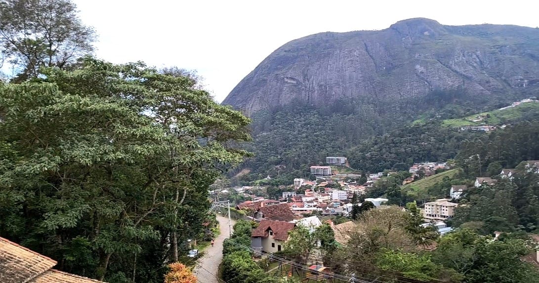 Ventania em Nova Friburgo deixa população em alerta após aviso da Defesa Civil