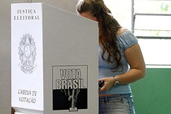 Vereadoras eleitas diminuiu e representatividade feminina em Nova Friburgo perde espaço
