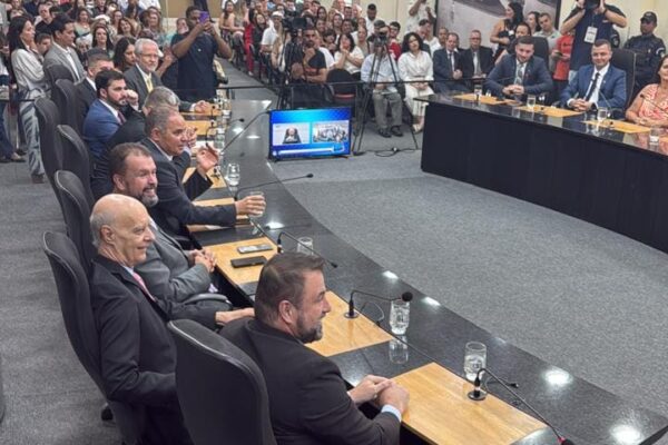 Vereadores de Oposição em Nova Friburgo dizem ter sido excluídos das 21 comissões da casa e acusam prefeito de ser corrupto