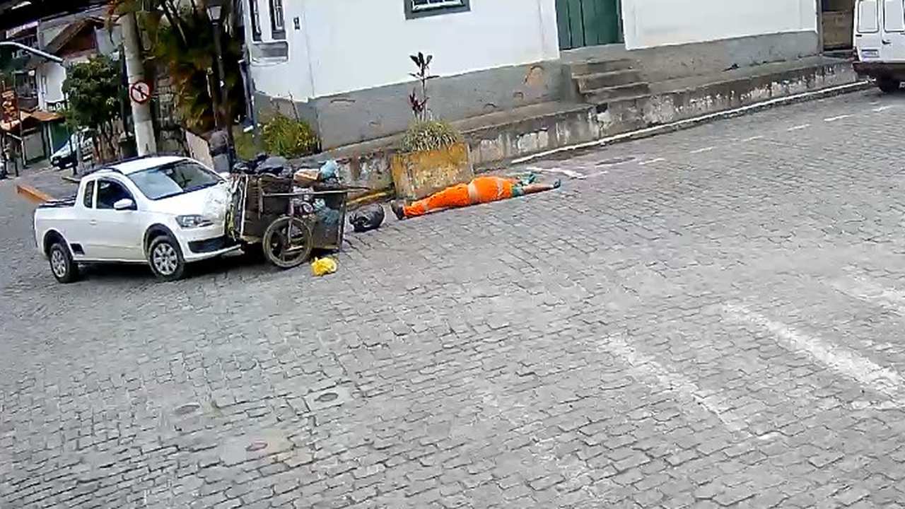 Acidente em Lumiar: Carro atinge trabalhador, gerando memes.