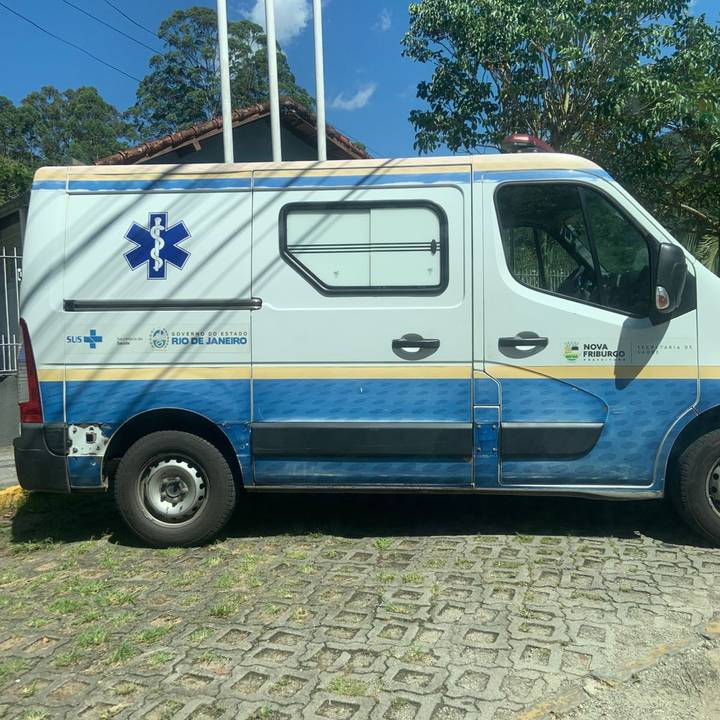 Ambulância de emergência em São Pedro da Serra, Rio de Janeiro