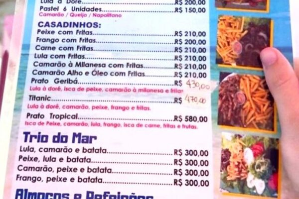 Cardápio de petiscos e refeições com preços em real brasileiro (R$)