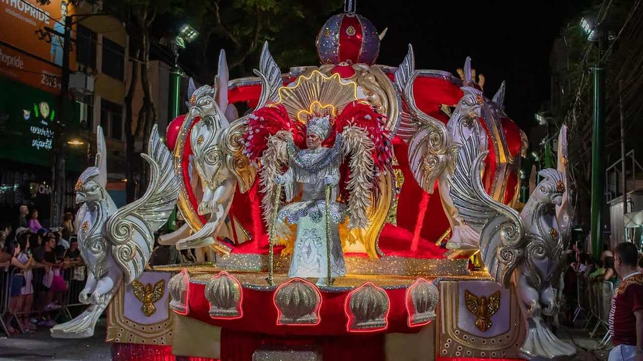 Carro alegórico da Imperatriz de Olaria, campeã do carnaval de Nova Friburgo 2025.