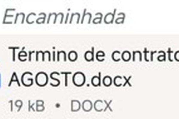 Documento 'Término de contrato AGOSTO.docx' com nomes de profissionais de saúde.
