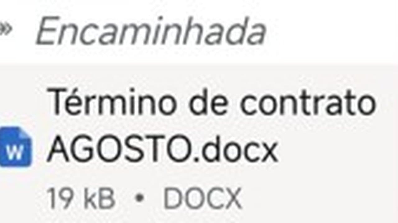 Documento 'Término de contrato AGOSTO.docx' com nomes de profissionais de saúde.