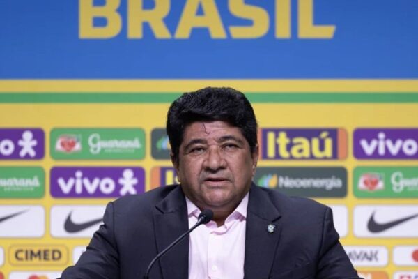 Ednaldo Rodrigues, presidente da CBF, em uma coletiva de imprensa.