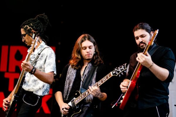 Banda Fire In The Park se apresenta neste final de semana recehado de eventos na região serrana - Foto Thalles Kadett.jpg