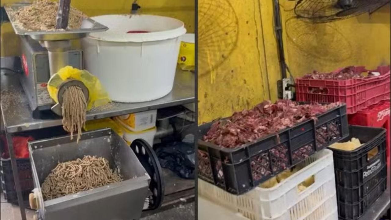 Fábrica de salgados com equipamentos e ingredientes.