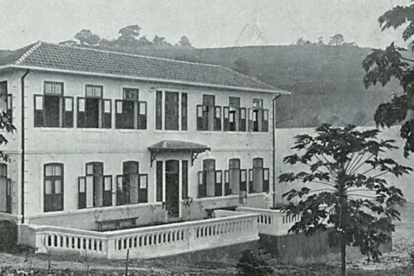 Fachada do antigo Hospital Heitor Carrilho, tratamento psiquiátrico penal, em preto e branco