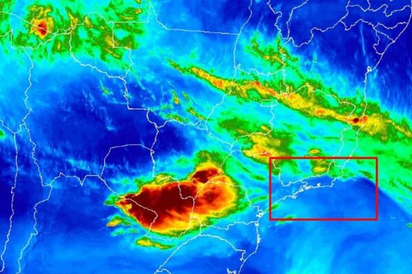 Imagem de satélite Inmet mostra intensa área de chuva no estado do Rio de Janeiro.