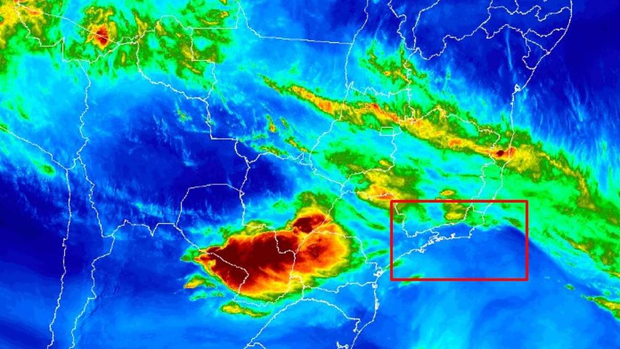 Imagem de satélite Inmet mostra intensa área de chuva no estado do Rio de Janeiro.