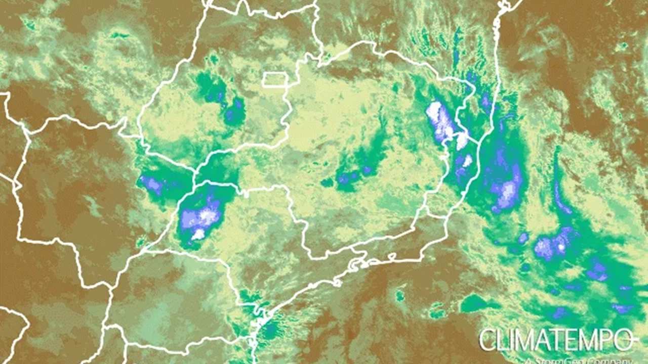 Imagem de satélite mostra frente fria e ventos costeiros no Rio de Janeiro.