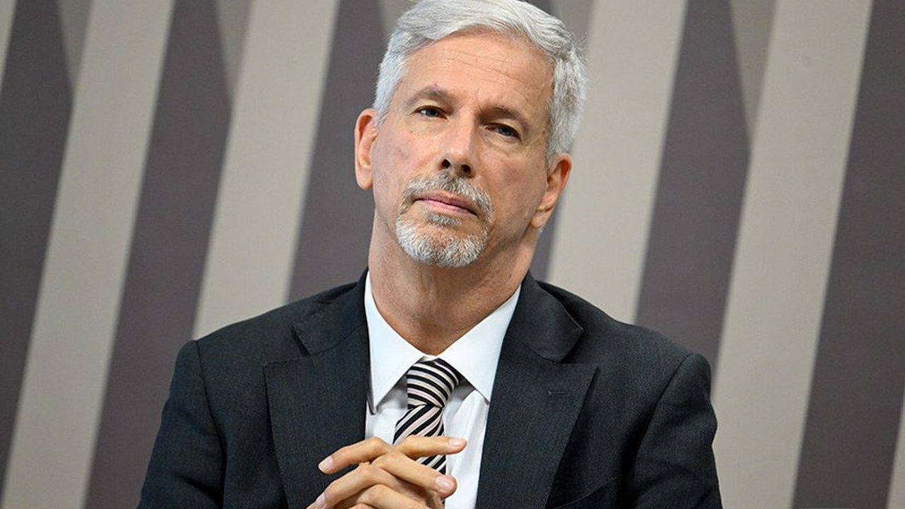 Laudemar de Aguiar Neto em sabatina na CRE