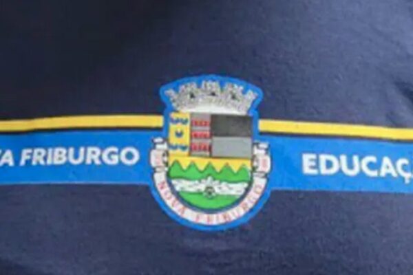 Logotipo da Educação de Nova Friburgo com as palavras 'Nova Friburgo' e 'Educação'.