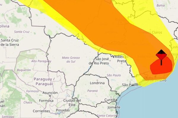 Mapa de alerta do INMET para chuva intensa no Rio de Janeiro (RJ), com áreas em laranja e vermelho.