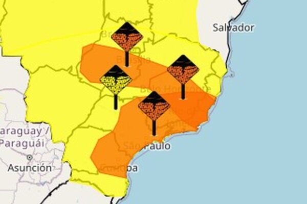 Mapa de alerta meteorológico no Brasil, indicando perigo de chuvas intensas em áreas do país, com destaque para o estado do Rio de Janeiro.