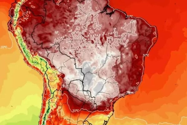 Mapa de calor da previsão do tempo para o Brasil, mostrando temperaturas elevadas.