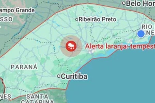 Mapa de previsão do tempo: Alerta laranja de tempestade no Sudeste do Brasil, incluindo Rio de Janeiro.