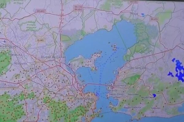 Mapa meteorológico do Rio de Janeiro mostrando áreas de chuva e previsão do tempo.