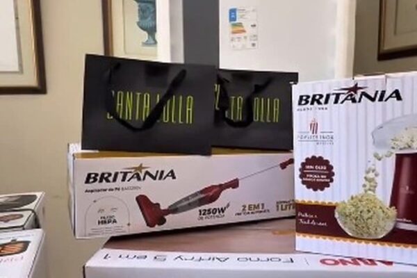 Produtos eletrônicos e presentes para a Festa do Servidor em Nova Friburgo, incluindo eletrodomésticos da Britânia e Arno.