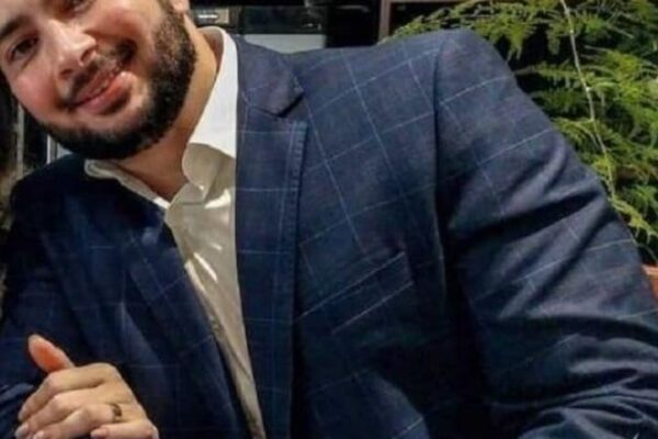 Ricardo Jucá em foto de perfil, possivelmente antes dos crimes.