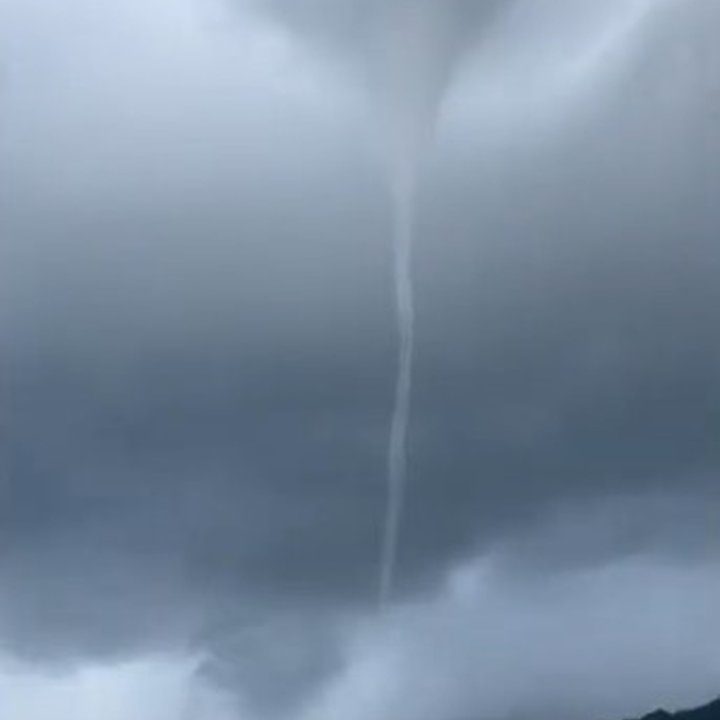 Tromba d'água se forma em Paraty, assustando moradores e turistas