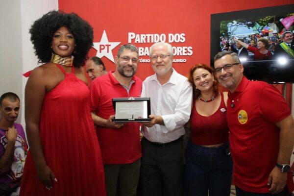 Vereadora Maiara Felício (PT) e Zé Alexandre (Presidente do PT Nova Friburgo) em evento do PT.