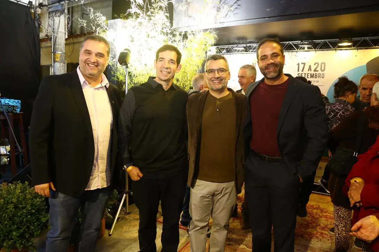 Representantes do turismo durante o lançamento oficial do Fri Jazz & Blues 2026 em Nova Friburgo.