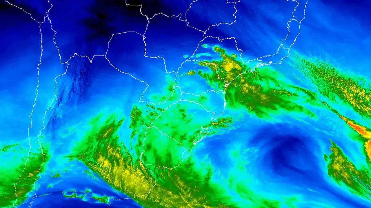 Imagem meteorológica mostra nuvens e instabilidades sobre o Sudeste, com o Estado do Rio de Janeiro destacado.