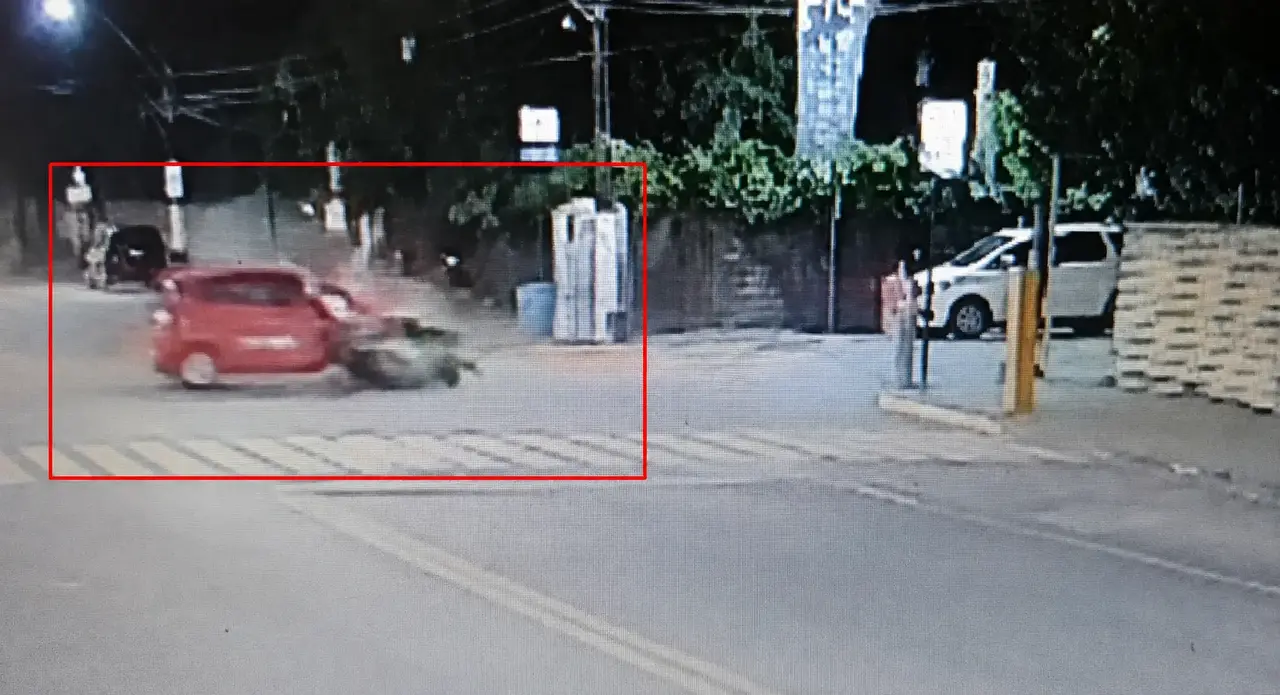 Acidente entre carro e motocicleta no bairro do Alto, em Teresópolis