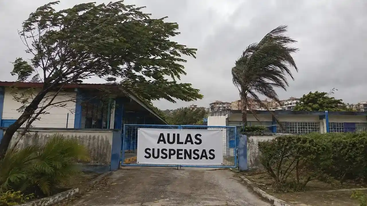 Instituições de ensino suspendem atividades devido à previsão de ventos fortes no Rio