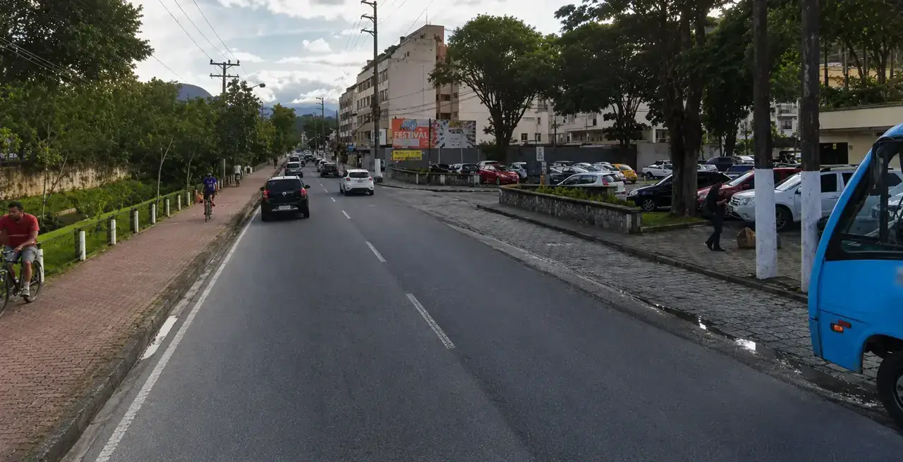 Reparo emergencial altera trânsito na Costa e Silva