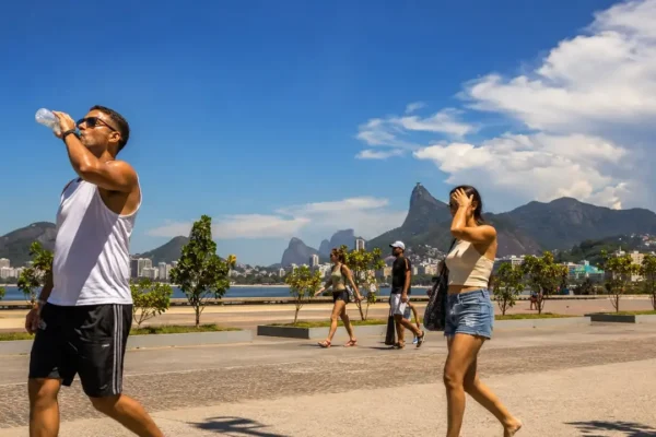 Sol forte e termômetro elevado representam o veranico e a baixa umidade previstos para o Estado do Rio.