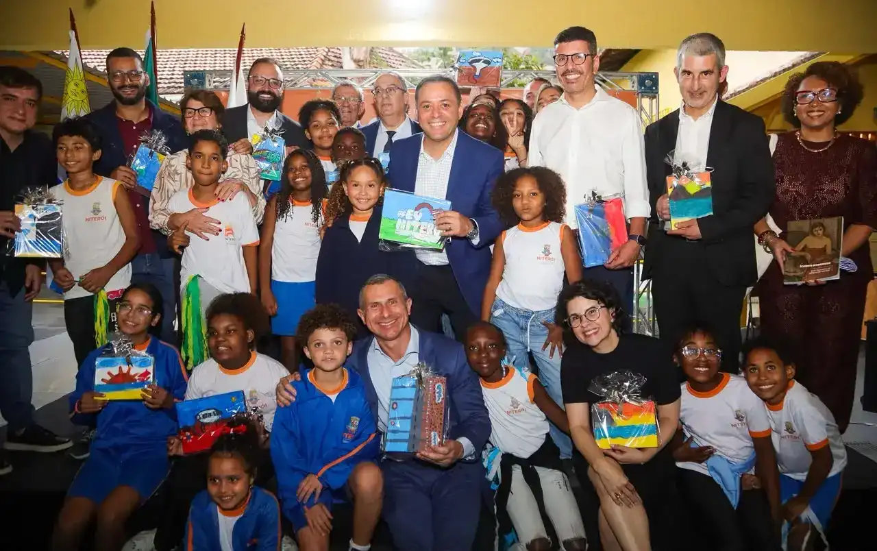 Cerimônia de assinatura da parceria educacional entre Niterói e o Uruguai